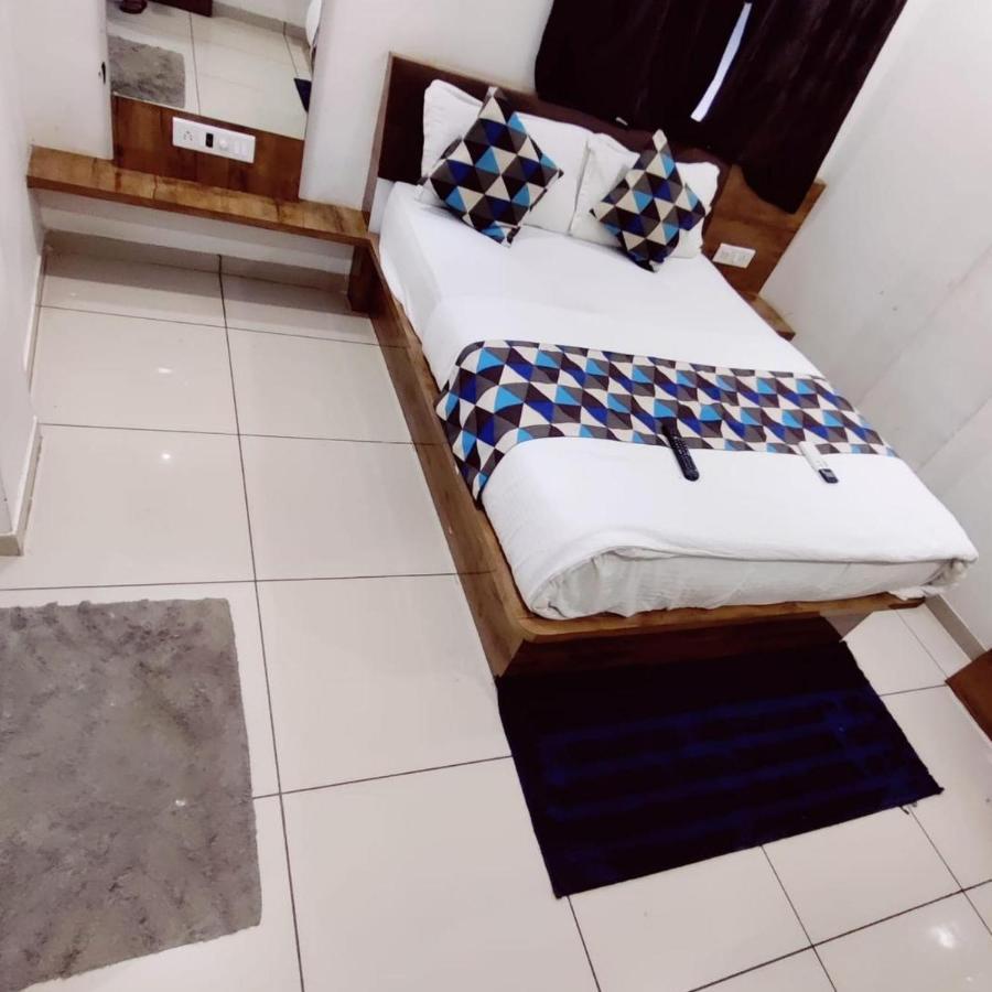 Hotel Mansarovar,Vadodara Luaran gambar