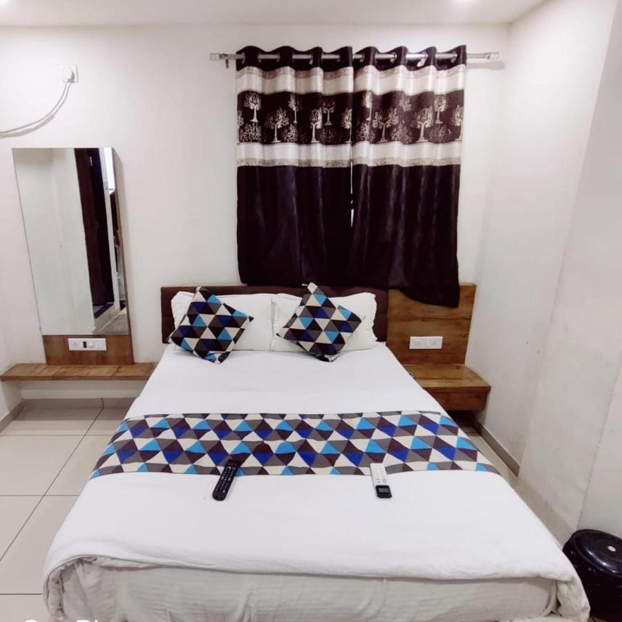 Hotel Mansarovar,Vadodara Luaran gambar